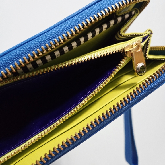 NWOT Henri Bendel Blue Logo Wallet - Picture 9 of 11